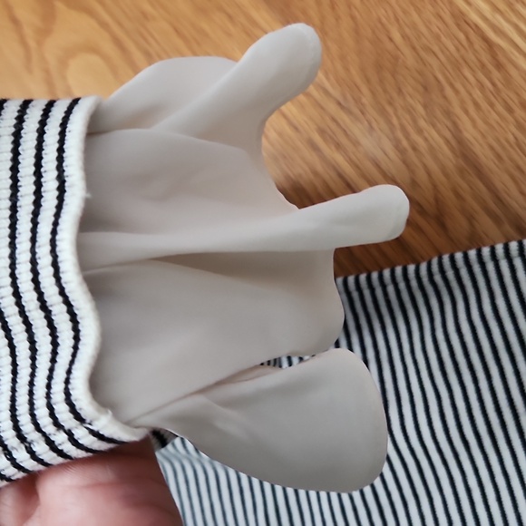 Loft shirt, long sleeve, beautiful cuffs, black/ white thin stripes - Picture 8 of 10